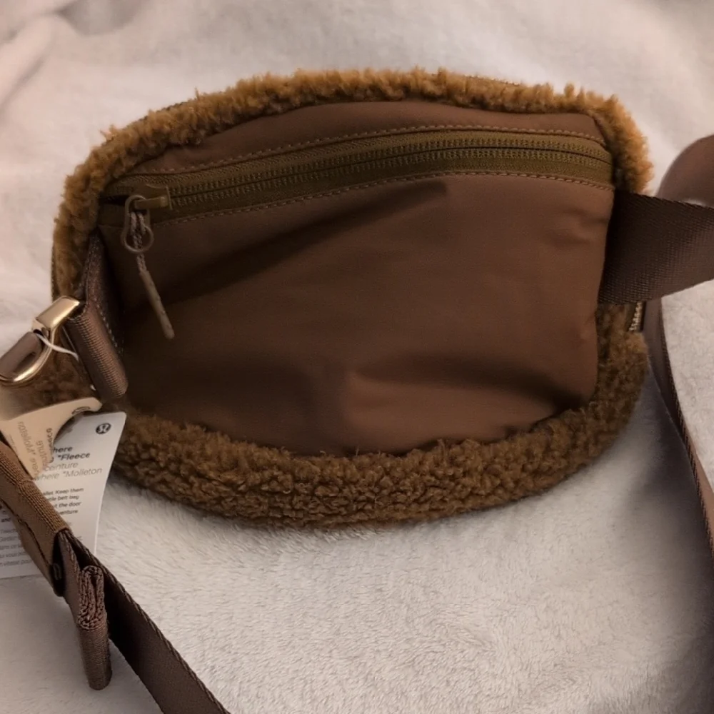 lululemon athletica Brown Fleece Bag - Picture 5 of 7